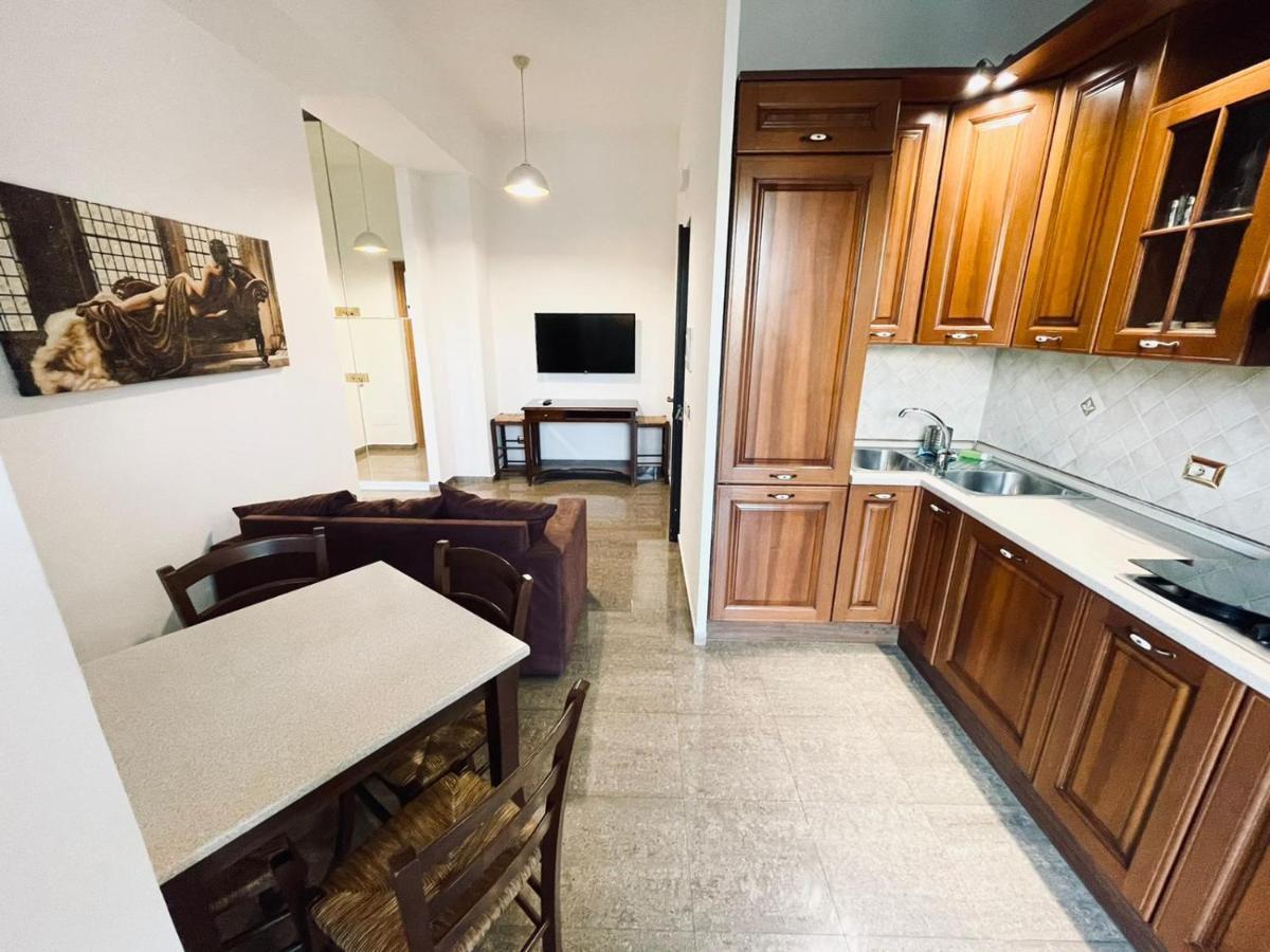 Interno Dieci Rome Bagian luar foto