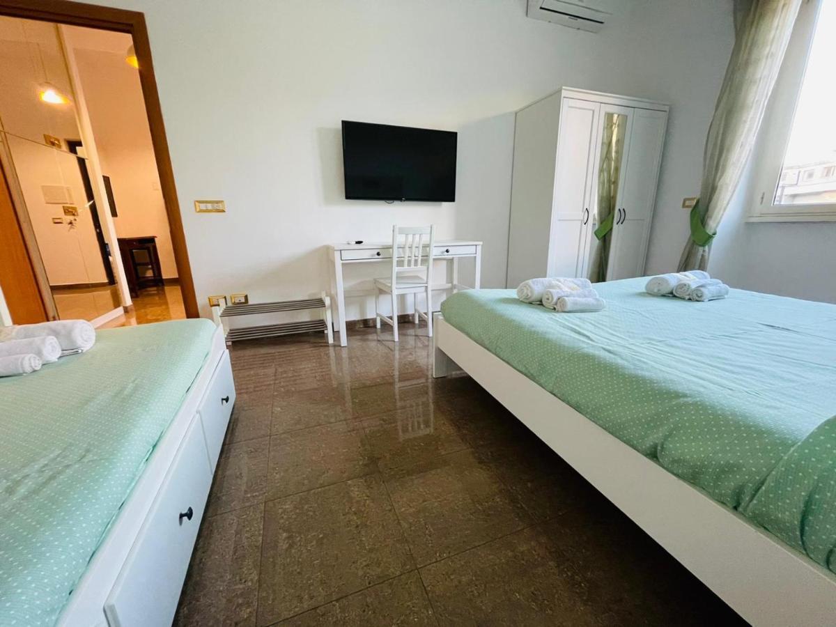 Interno Dieci Rome Bagian luar foto