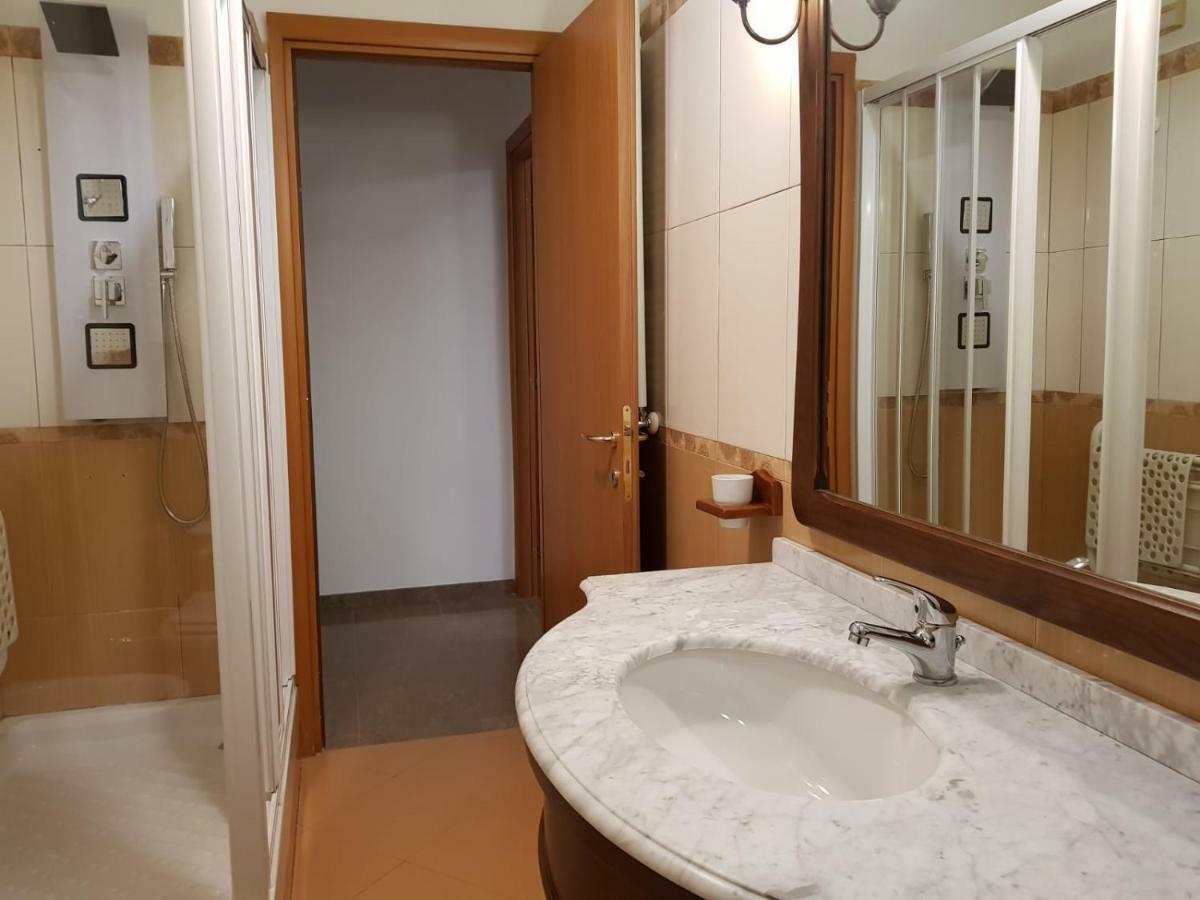 Interno Dieci Rome Bagian luar foto